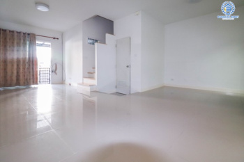 *****ทาวน์เฮ้าส์มือสองย่านนนทบุรี ม.แกรนด์พลีโน่ รัตนาธิเบศร์ บนเนื้อที่ 18 ตร.ว. ฟังก์ชัน 3 ห้องนอน 2 ห้องน้ำ 1 ที่จอดรถ บ้านสวย พร้อมอยู่ แถมฟรี! 1 เครื่องปรับอากาศ ทำเลดี เชื่อมต่อถ.ติวานนท์, ถ.รัตนาธิเบศร์, ถ.นครอินทร์, ถ.ราชพฤกษ์ ใกล้รถไฟฟ้าสายสีม่วง "สถานีบางพลู"